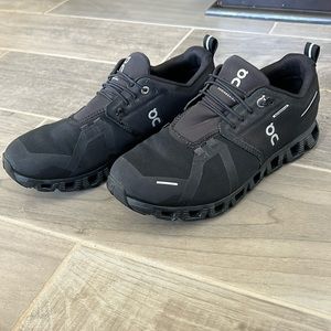 Black On Cloud 5 Waterproof Shoes - women’s size 9